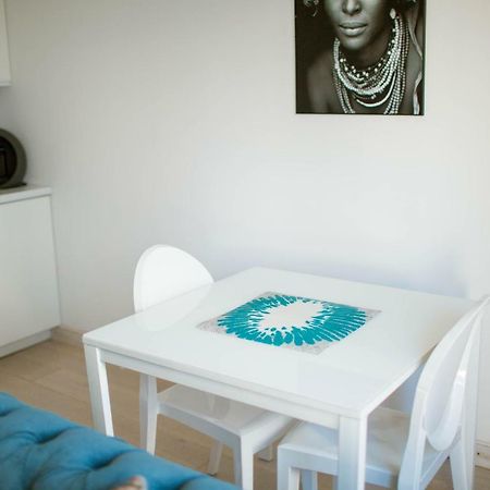 Flat White Apartament Pultusk Apartment Ngoại thất bức ảnh