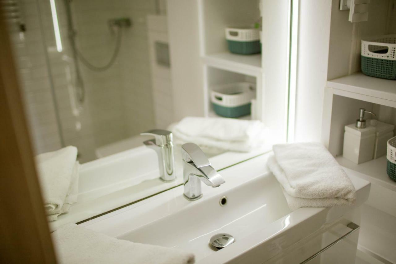 Flat White Apartament Pultusk Apartment Ngoại thất bức ảnh