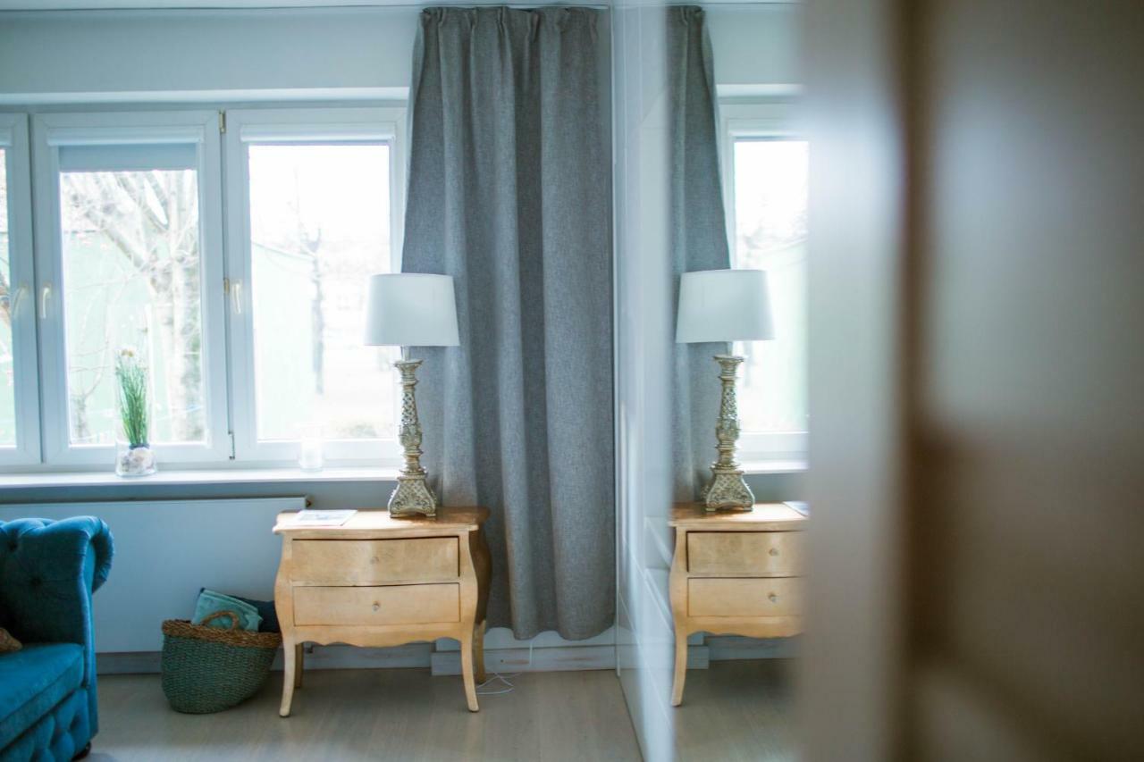 Flat White Apartament Pultusk Apartment Ngoại thất bức ảnh